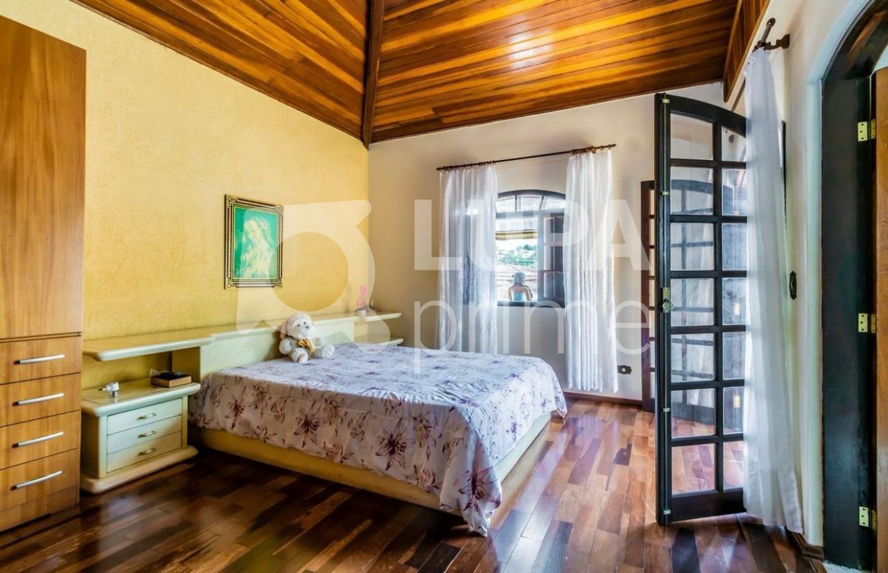 Casa à venda com 3 quartos, 500m² - Foto 26
