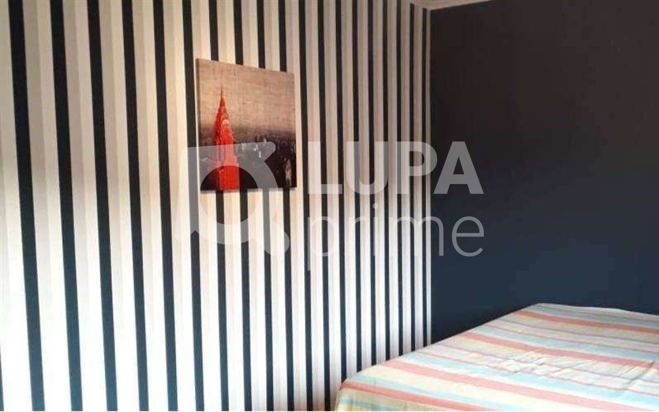 Casa à venda com 6 quartos, 275m² - Foto 11