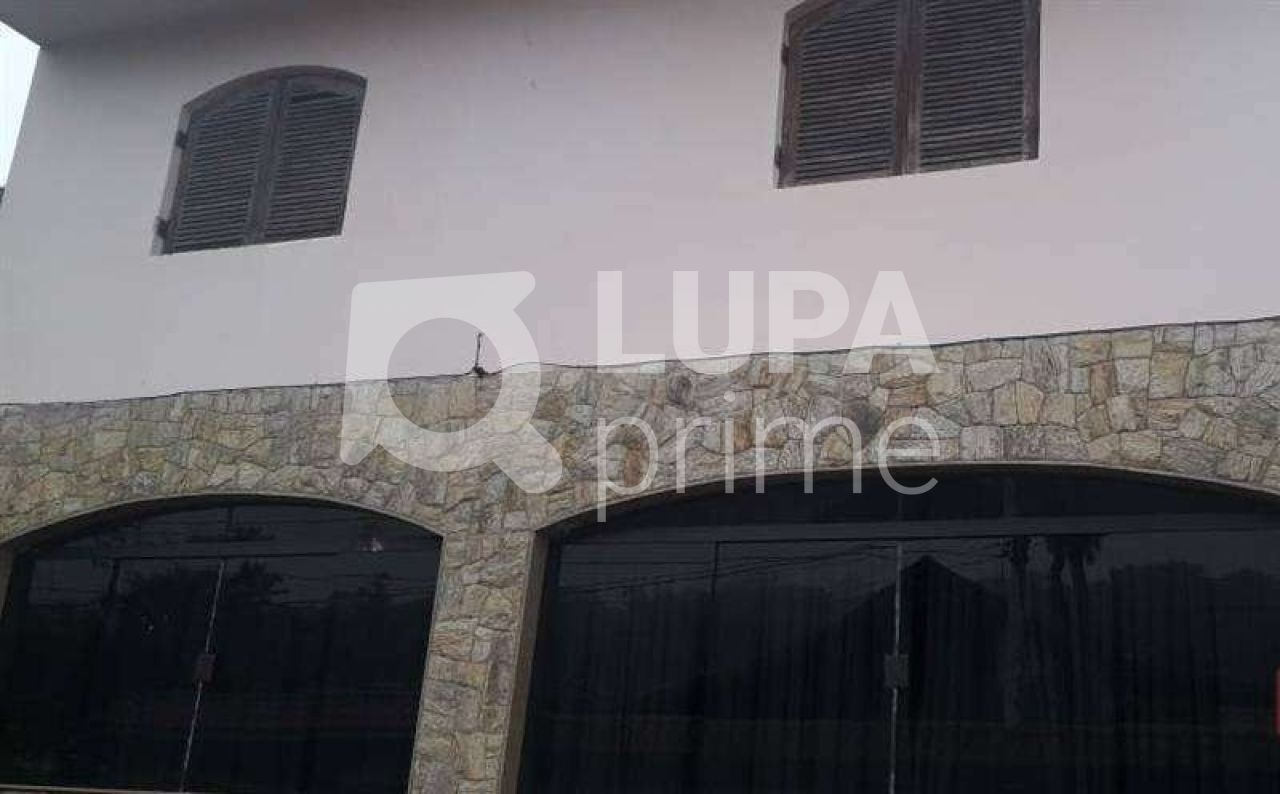 Casa à venda com 6 quartos, 275m² - Foto 1