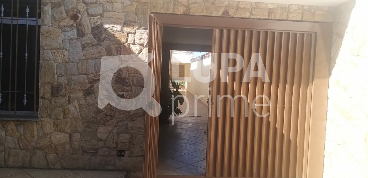 Casa à venda com 3 quartos, 310m² - Foto 4