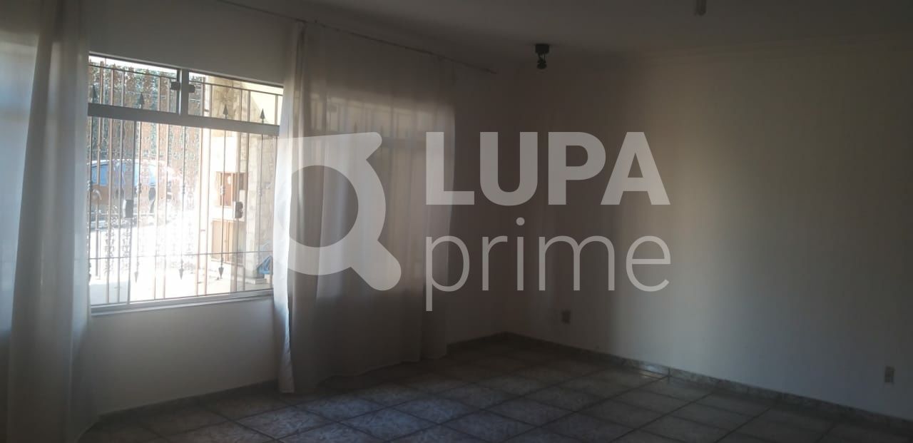Casa à venda com 3 quartos, 310m² - Foto 6