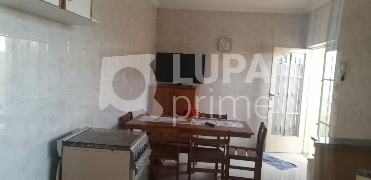 Casa à venda com 3 quartos, 310m² - Foto 9