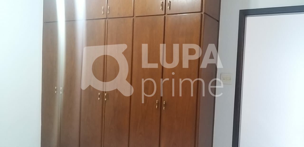 Casa à venda com 3 quartos, 310m² - Foto 14