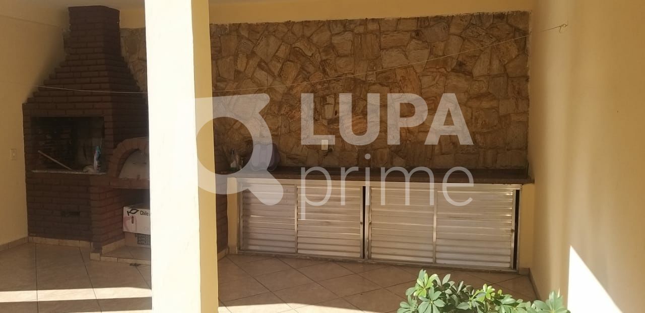 Casa à venda com 3 quartos, 310m² - Foto 26