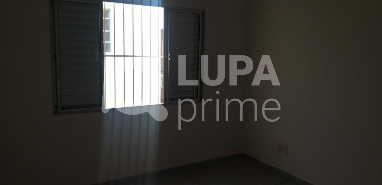 Casa à venda com 3 quartos, 310m² - Foto 17