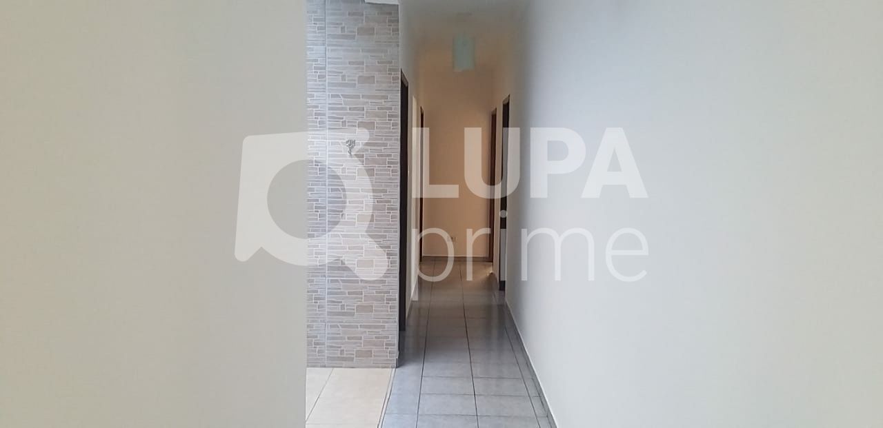 Casa à venda com 3 quartos, 310m² - Foto 16