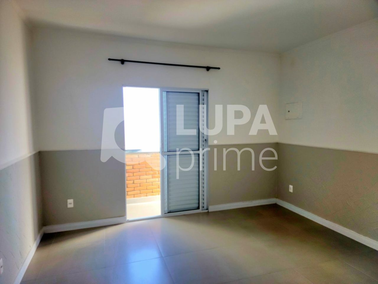 sobrado-venda-sao-paulo-jardim-sao-joao-jaragua-3dormitorios-1suite-4vagas-250m2-LS40454