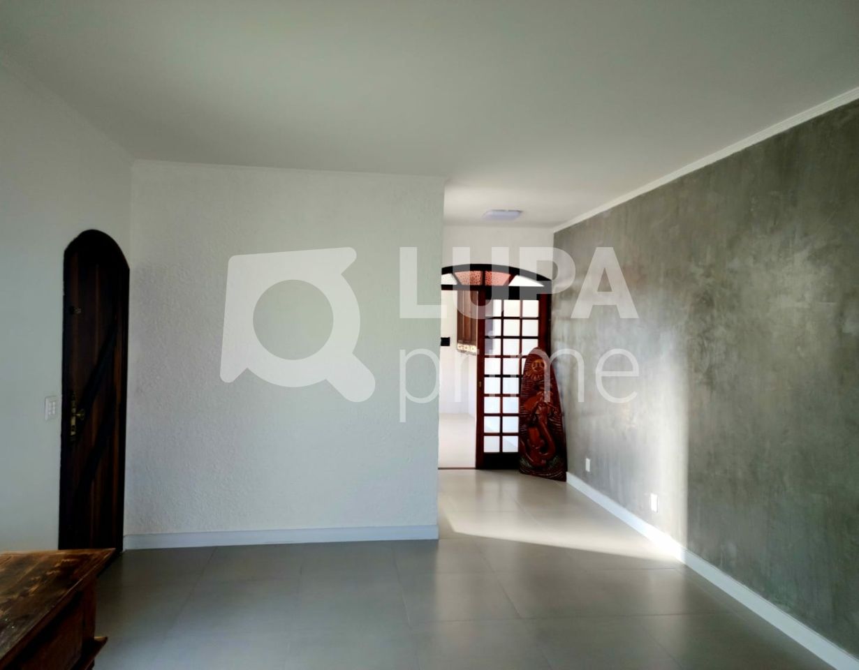 sobrado-venda-sao-paulo-jardim-sao-joao-jaragua-3dormitorios-1suite-4vagas-250m2-LS40454