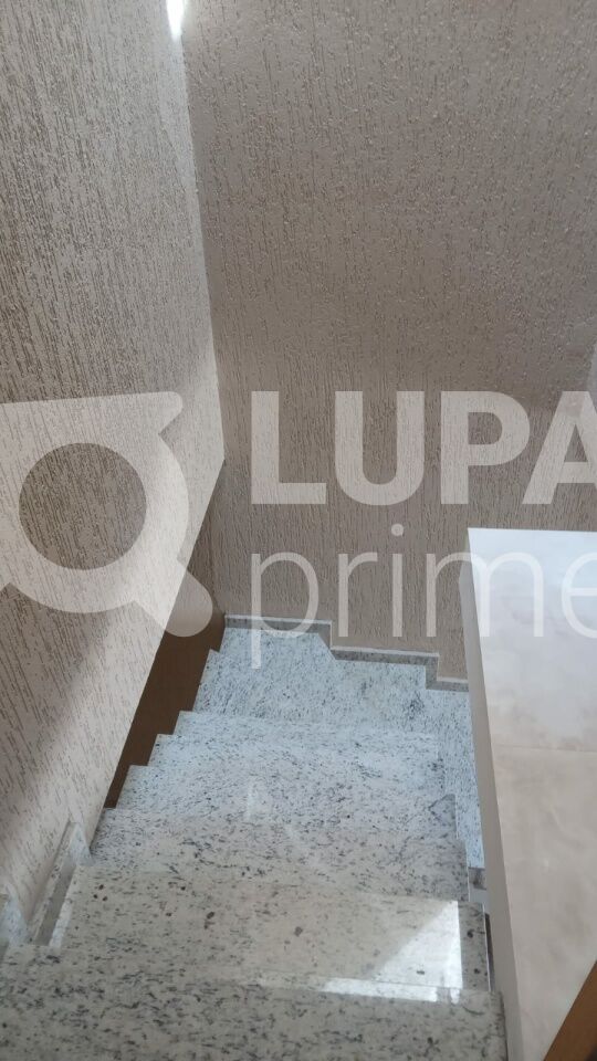 sobrado-venda-sao-paulo-vila-nivi-3dormitorios-1suite-3vagas-140m2-LS40694