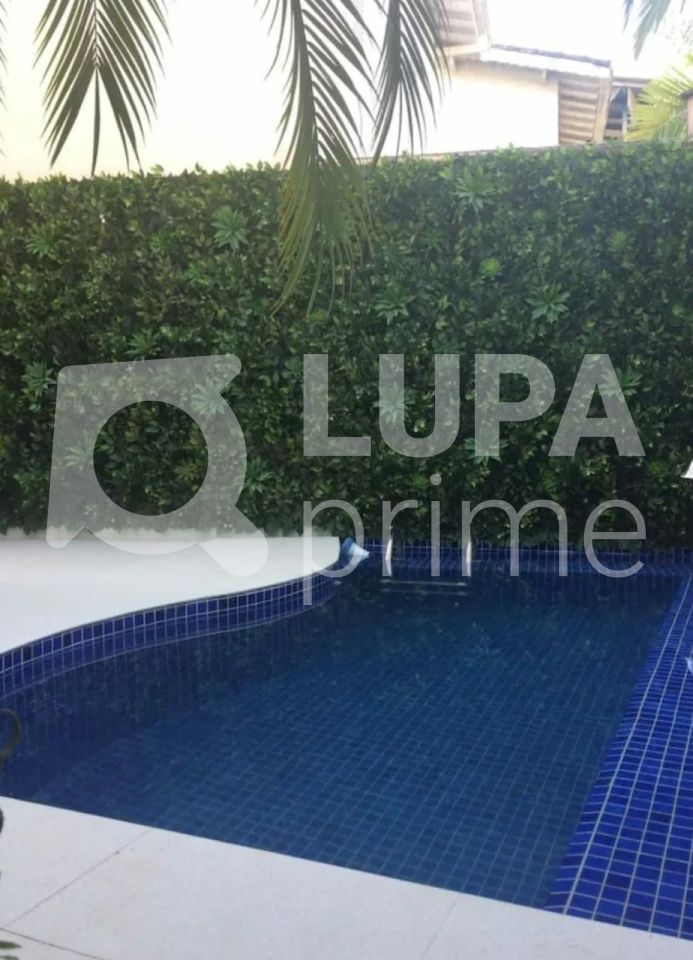 Casa à venda com 5 quartos, 220m² - Foto 10