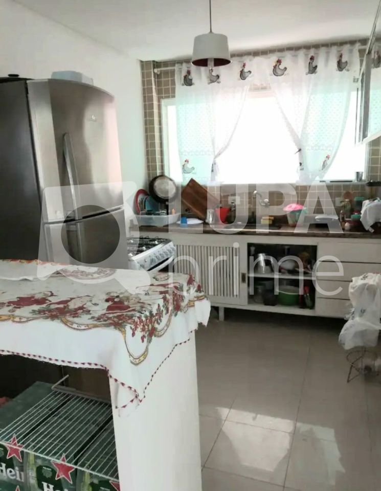 Casa à venda com 5 quartos, 220m² - Foto 11