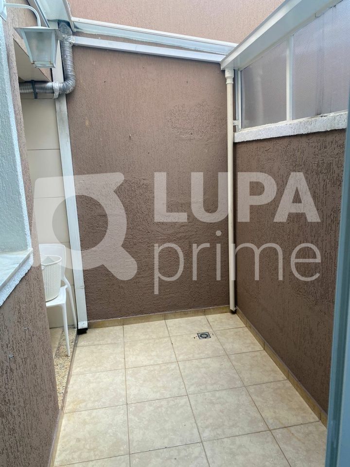 sobrado-venda-sao-paulo-vila-irmaos-arnoni-3dormitorios-1suite-2vagas-224m2-LS41106