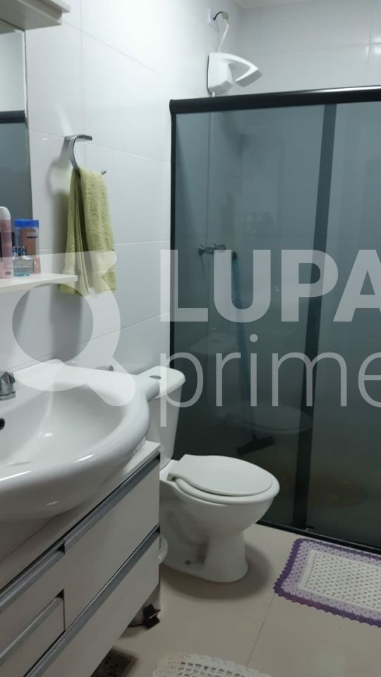 Casa à venda com 2 quartos, 250m² - Foto 18