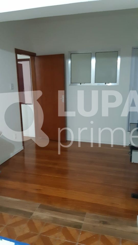 Casa à venda com 2 quartos, 250m² - Foto 8