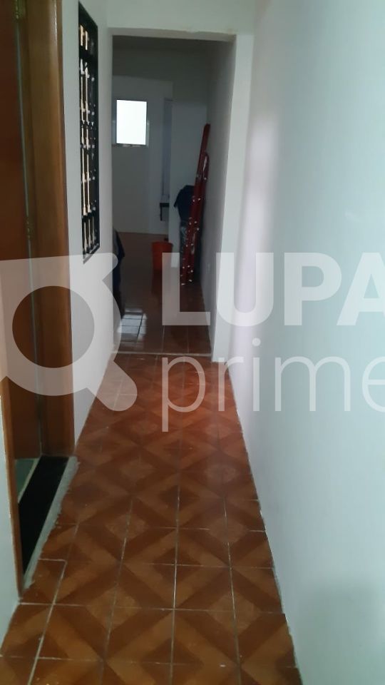 Casa à venda com 2 quartos, 250m² - Foto 6