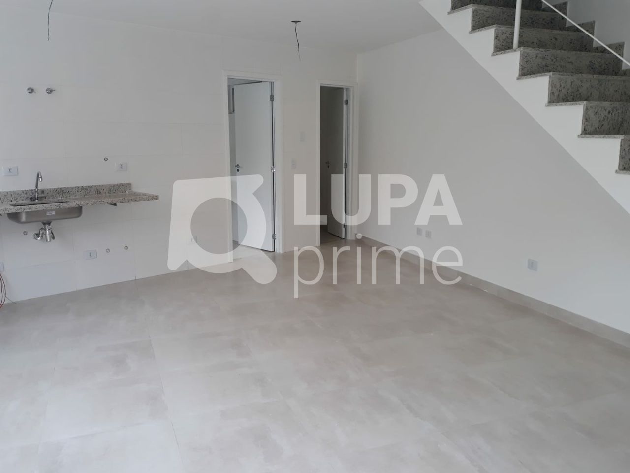 sobrado-venda-sao-paulo-parada-inglesa-2dormitorios-2vagas-67m2-LS41414