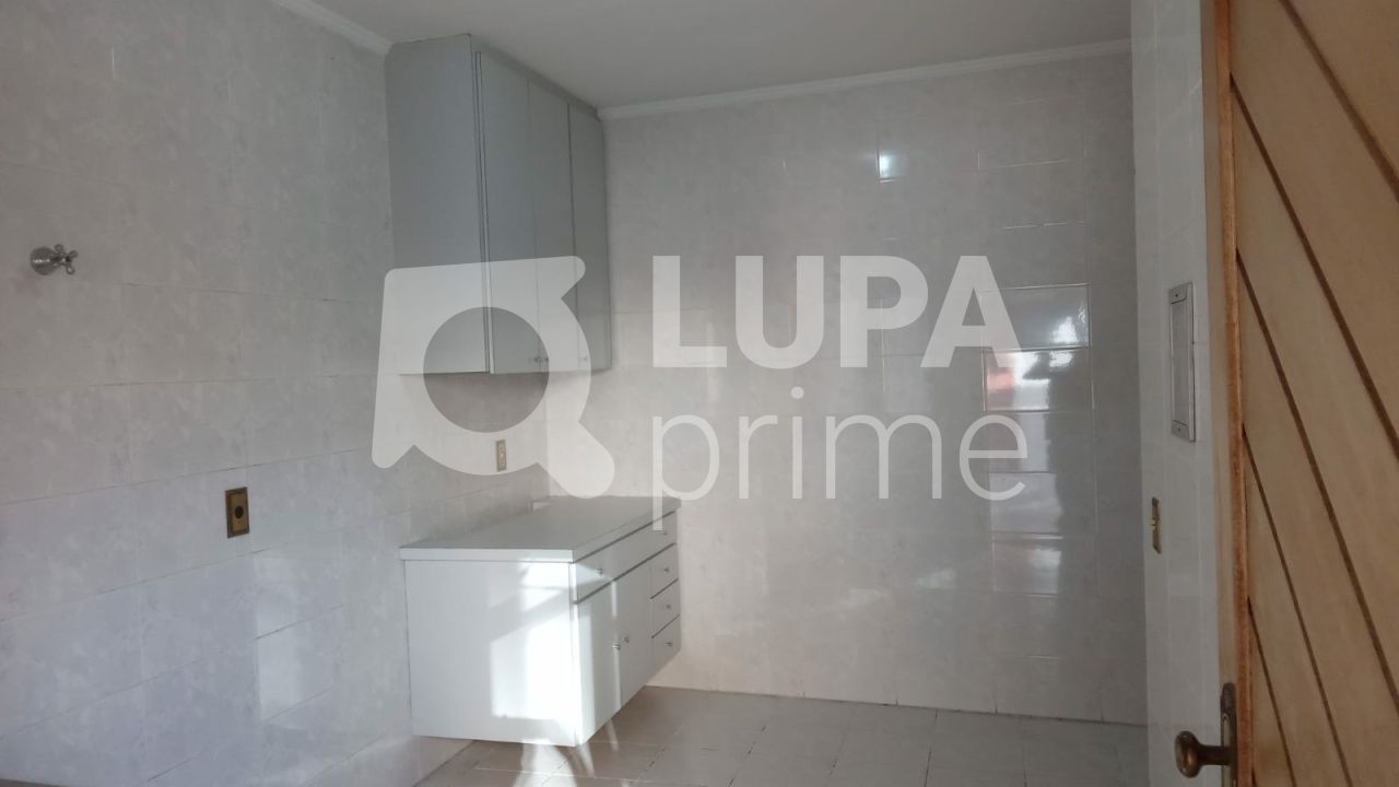 sobrado-venda-sao-paulo-vila-pauliceia-3dormitorios-3suites-5vagas-231m2-LS41709