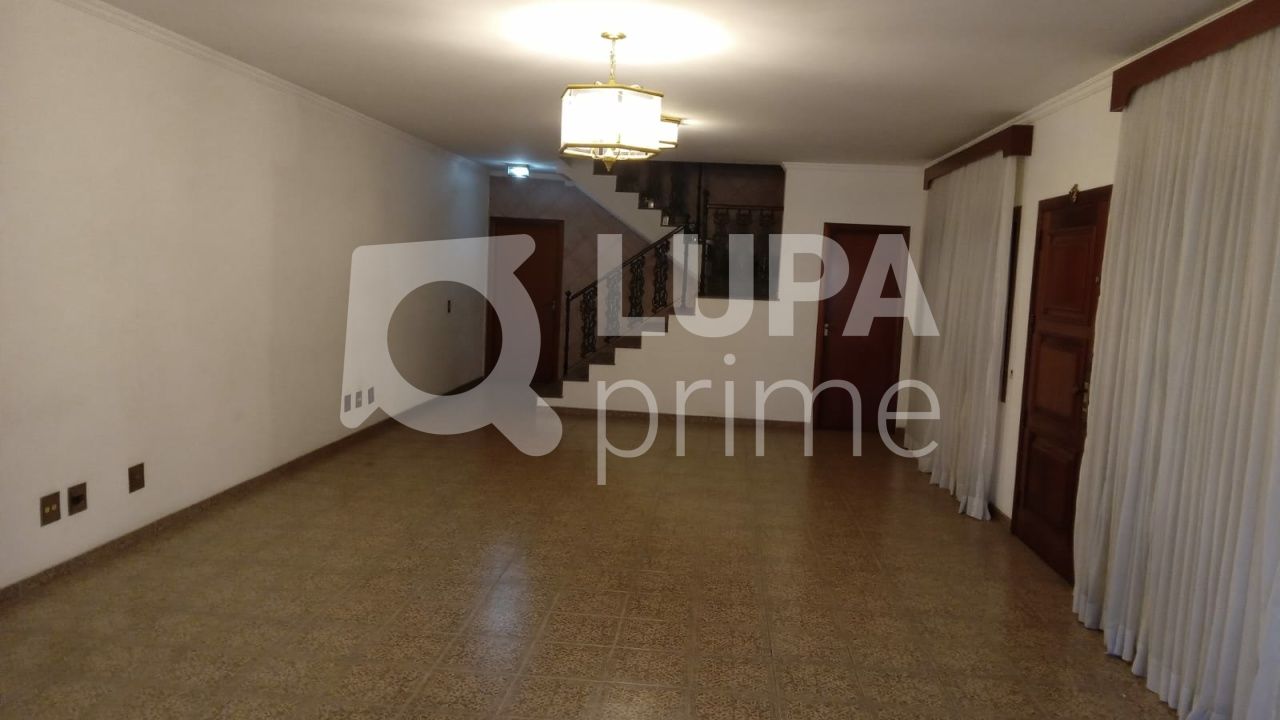 sobrado-venda-sao-paulo-vila-pauliceia-3dormitorios-3suites-5vagas-231m2-LS41709