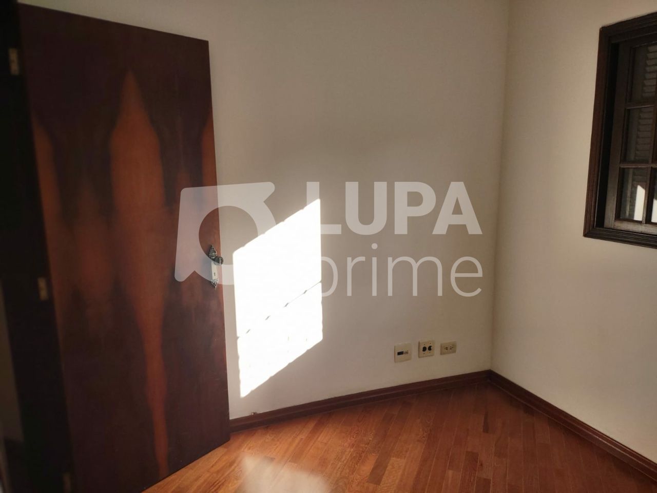 sobrado-venda-sao-paulo-vila-nivi-3dormitorios-1suite-2vagas-114m2-LS41856