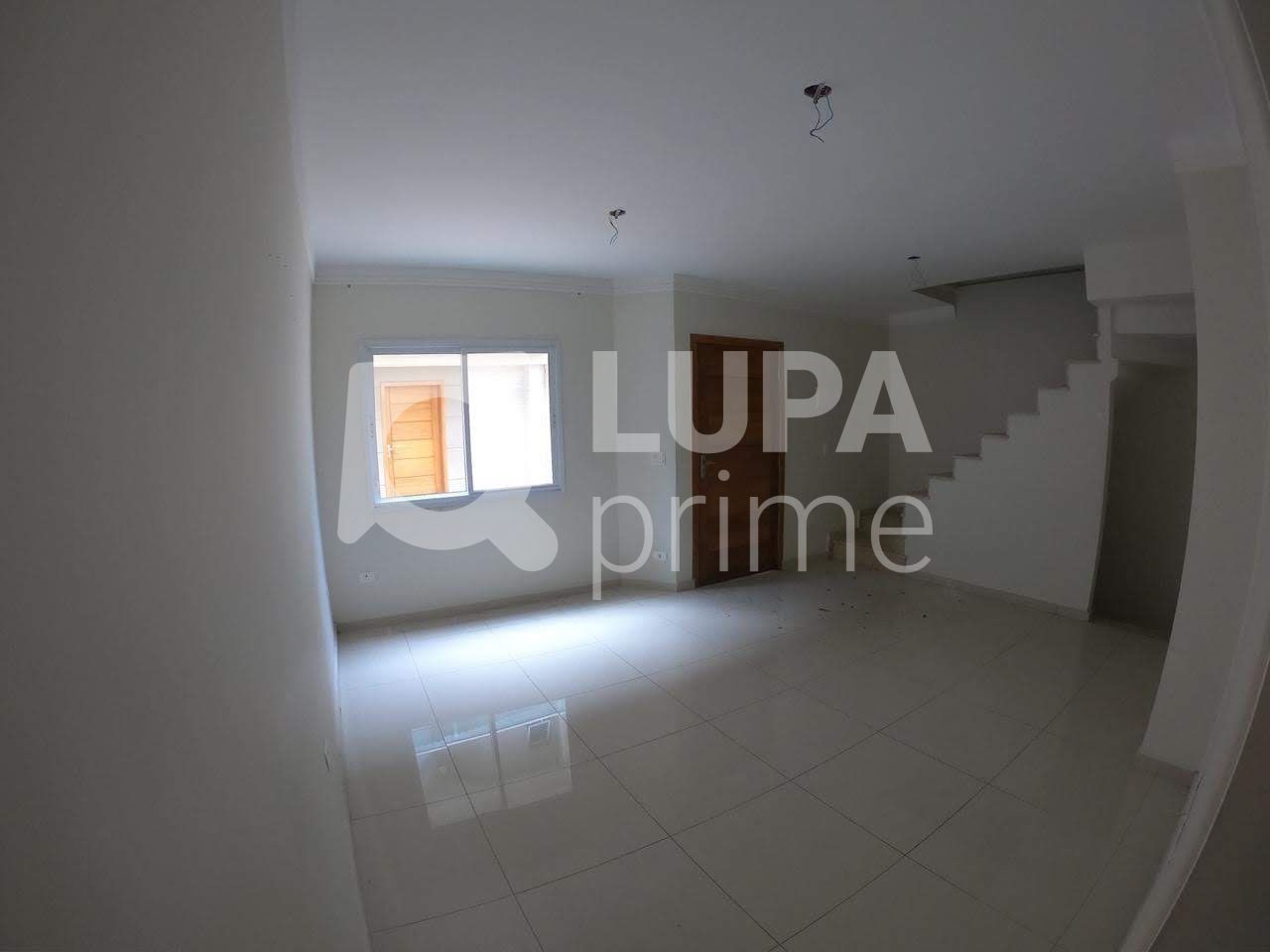 Casa à venda com 3 quartos, 138m² - Foto 1
