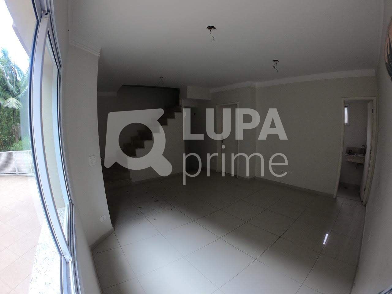 Casa à venda com 3 quartos, 138m² - Foto 2