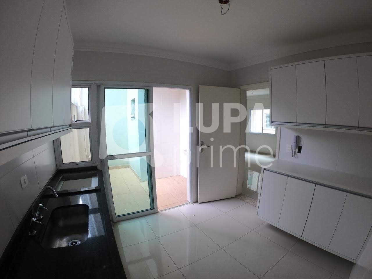 Casa à venda com 3 quartos, 138m² - Foto 4