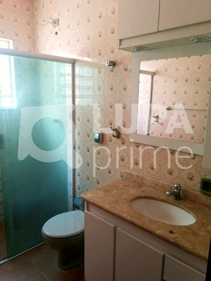 casa-terrea-locacao-sao-paulo-vila-amalia-3dormitorios-1suite-3vagas-270m2-LS42237
