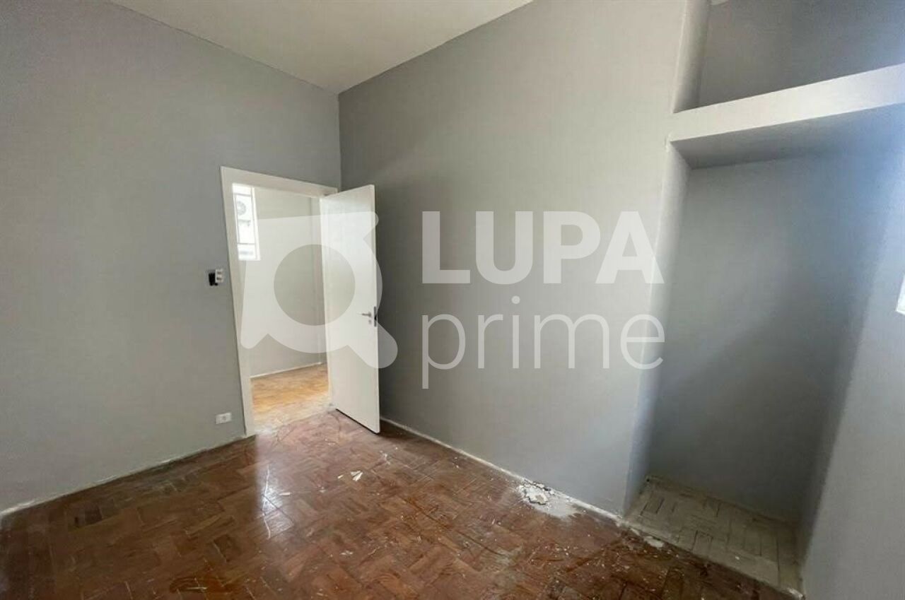 casa-terrea-locacao-sao-paulo-pacaembu-12vagas-226m2-LS43158