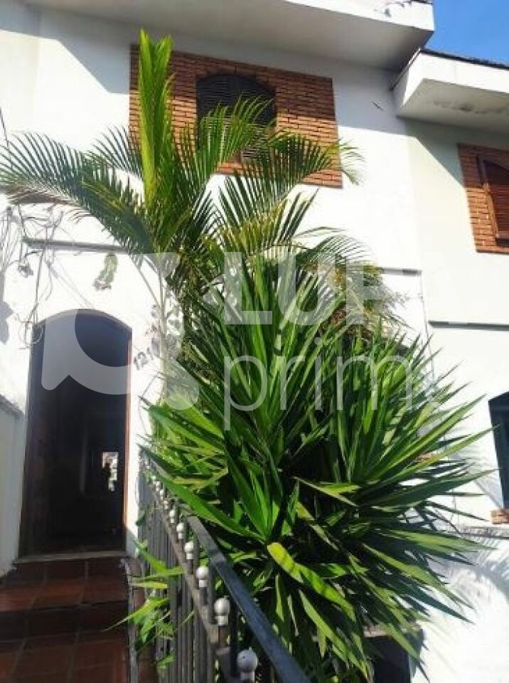 Casa à venda com 3 quartos, 167m² - Foto 1