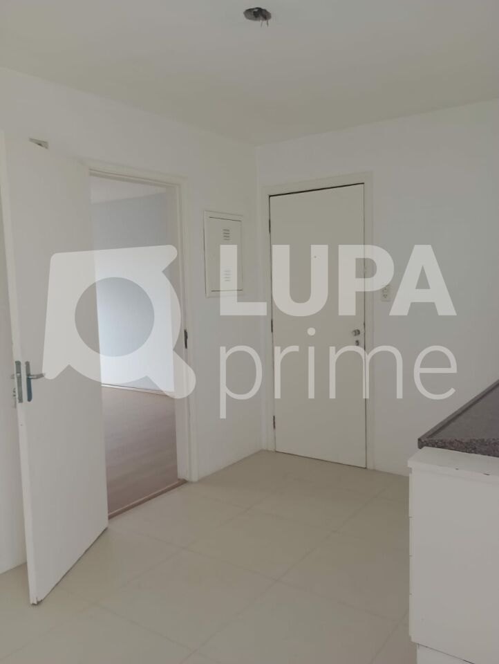 Apartamento para alugar com 3 quartos, 140m² - Foto 19
