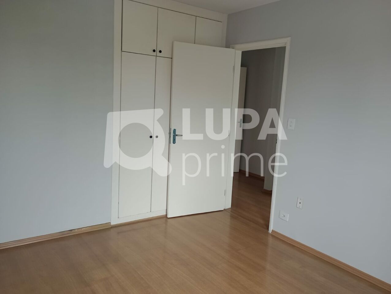 Apartamento para alugar com 3 quartos, 140m² - Foto 14
