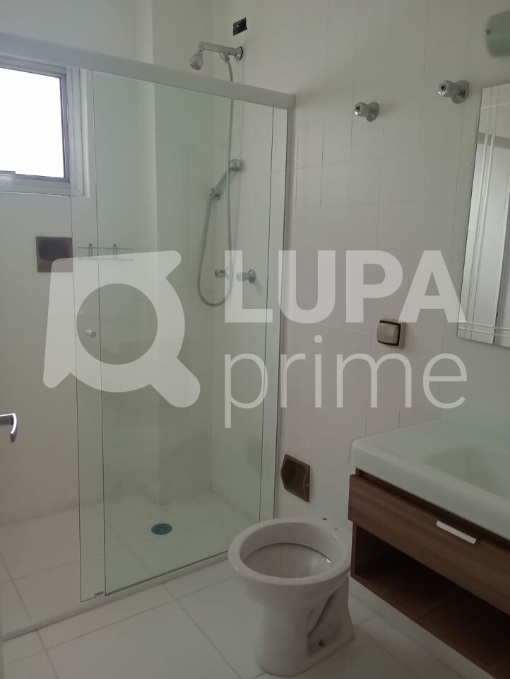 Apartamento para alugar com 3 quartos, 140m² - Foto 17