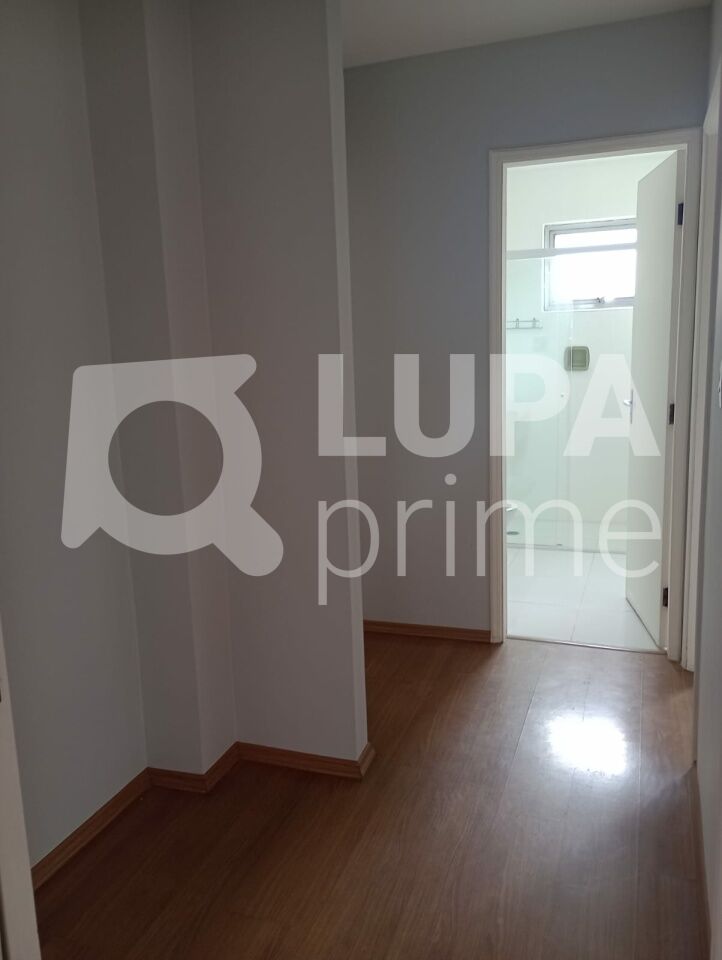 Apartamento para alugar com 3 quartos, 140m² - Foto 8