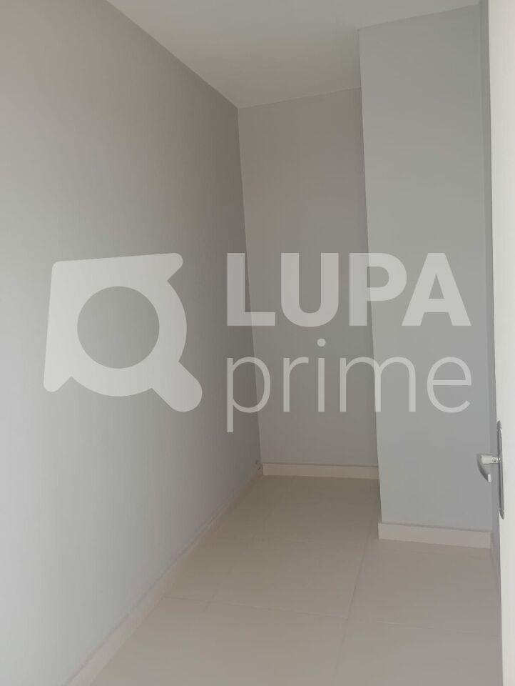 Apartamento para alugar com 3 quartos, 140m² - Foto 18