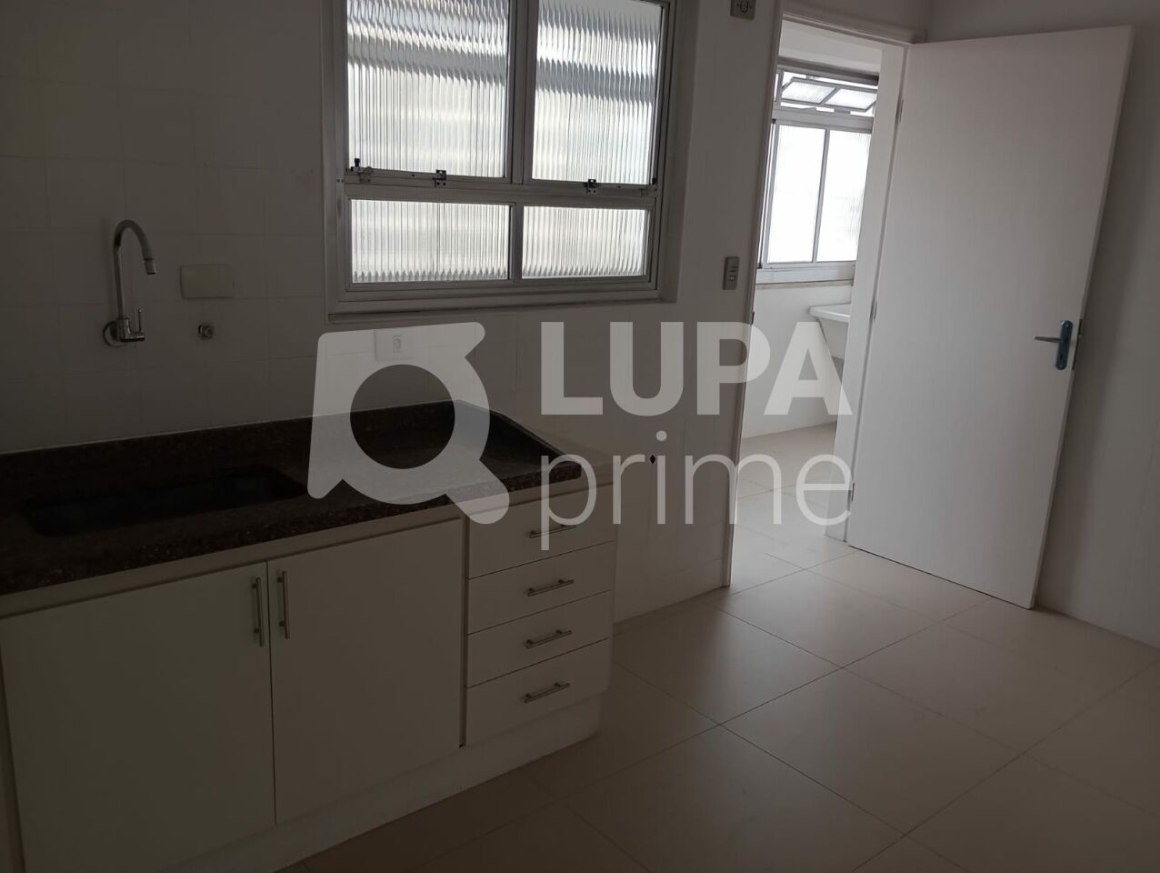Apartamento para alugar com 3 quartos, 140m² - Foto 20
