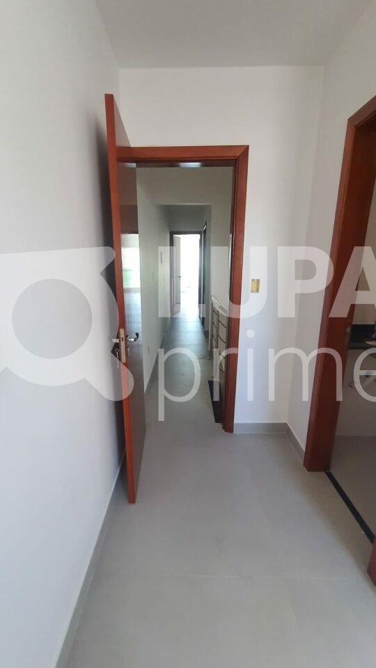 sobrado-venda-sao-paulo-parada-inglesa-3dormitorios-3suites-4vagas-180m2-LS43352