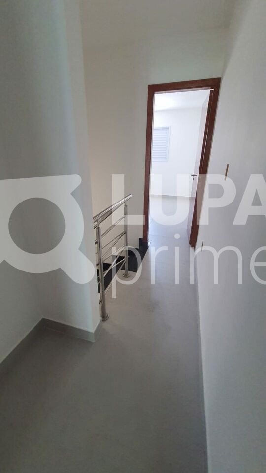 sobrado-venda-sao-paulo-parada-inglesa-3dormitorios-3suites-4vagas-180m2-LS43353