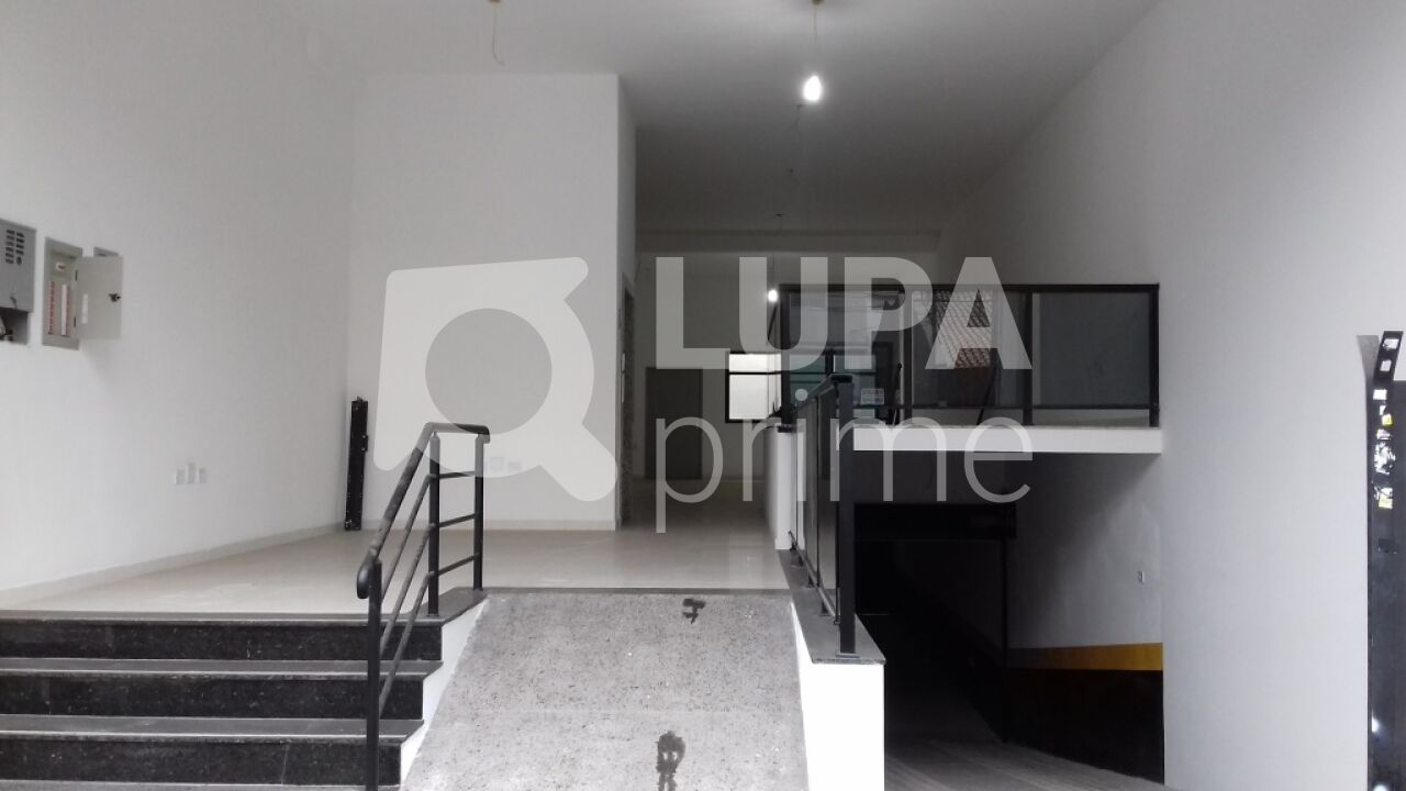 Prédio Inteiro à venda, 200m² - Foto 7