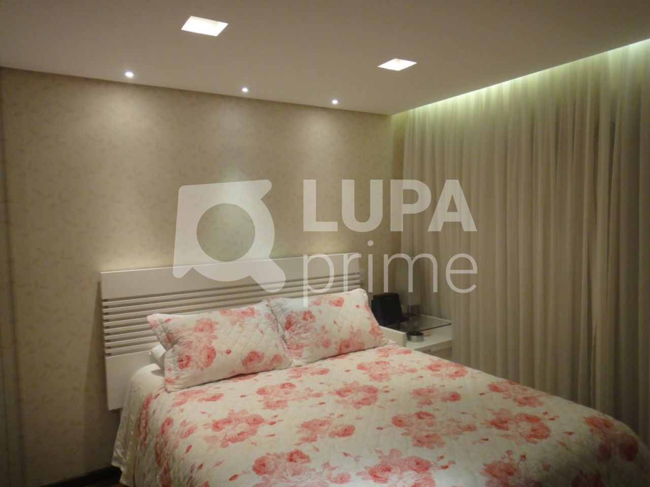 sobrado-venda-sao-paulo-vila-pereira-cerca-3dormitorios-3suites-4vagas-330m2-LS8591