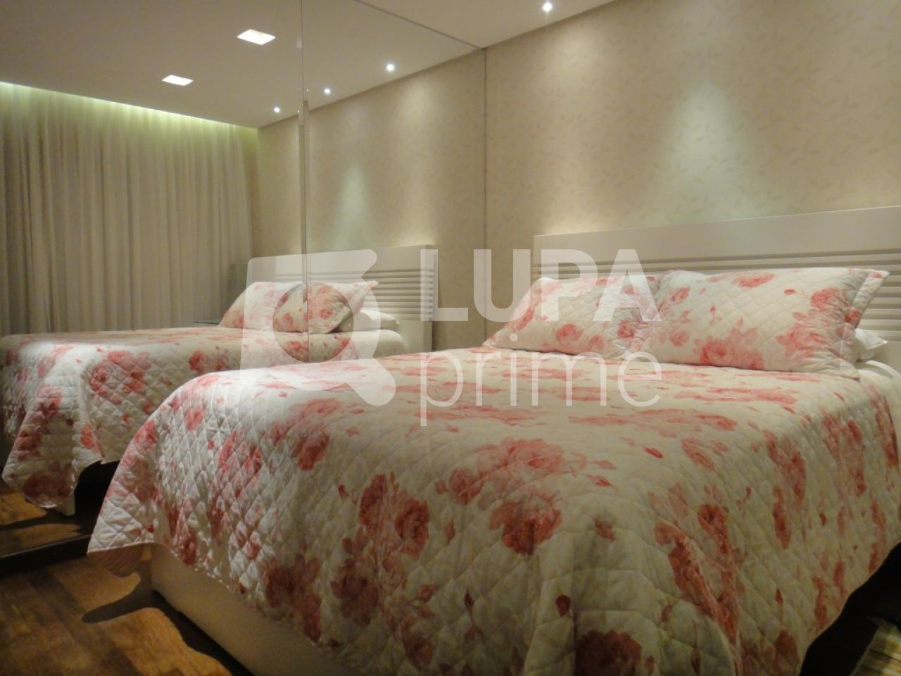sobrado-venda-sao-paulo-vila-pereira-cerca-3dormitorios-3suites-4vagas-330m2-LS8591