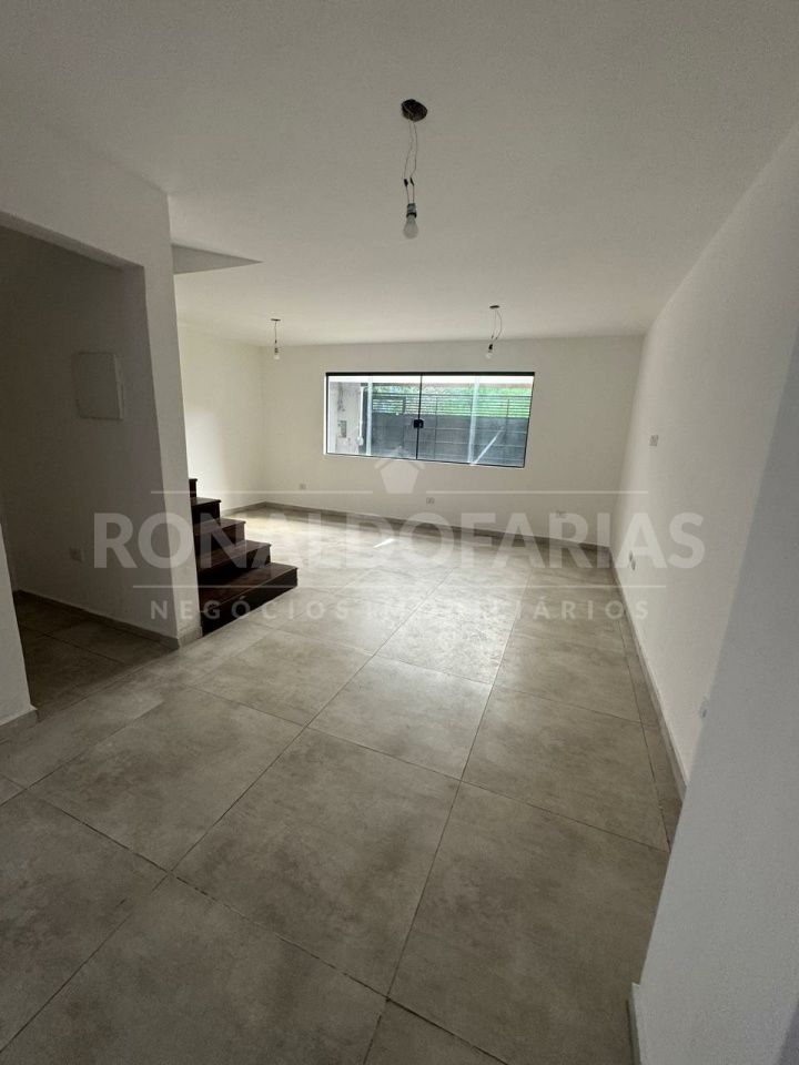 Casa Assobradada para Venda - Vila Nova Caledônia