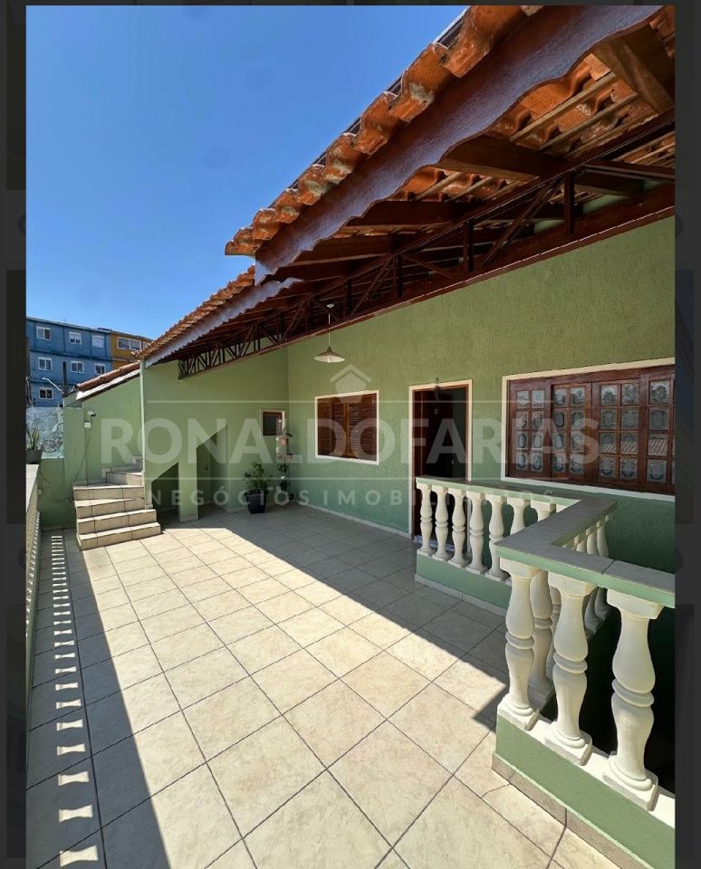 Casa Assobradada para Locação - Parque Colonial