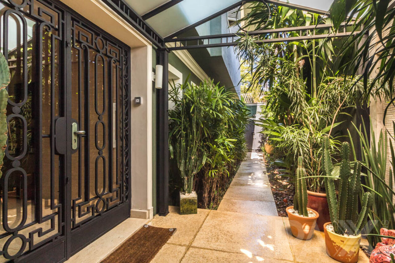 Casa Assobradada para Venda - Cidade Jardim