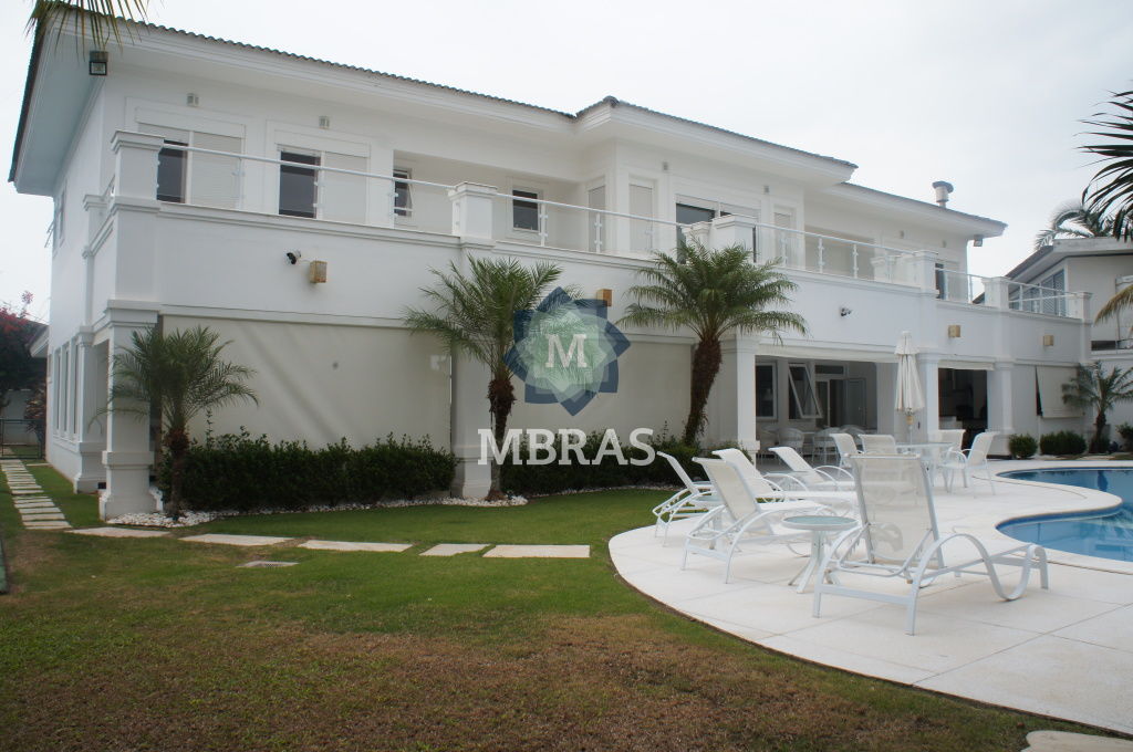 Casa no Bairro Jardim Virgínia, Guarujá (SP) - À Venda e Para Locação