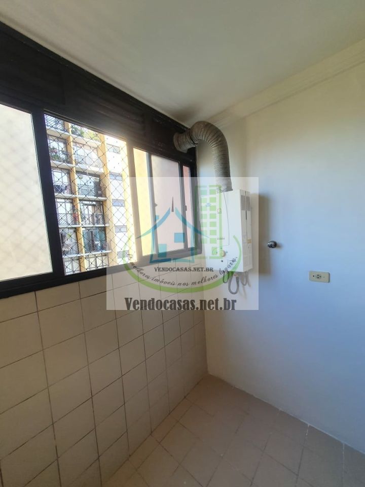 Apartamento à venda com 3 quartos, 75m² - Foto 4