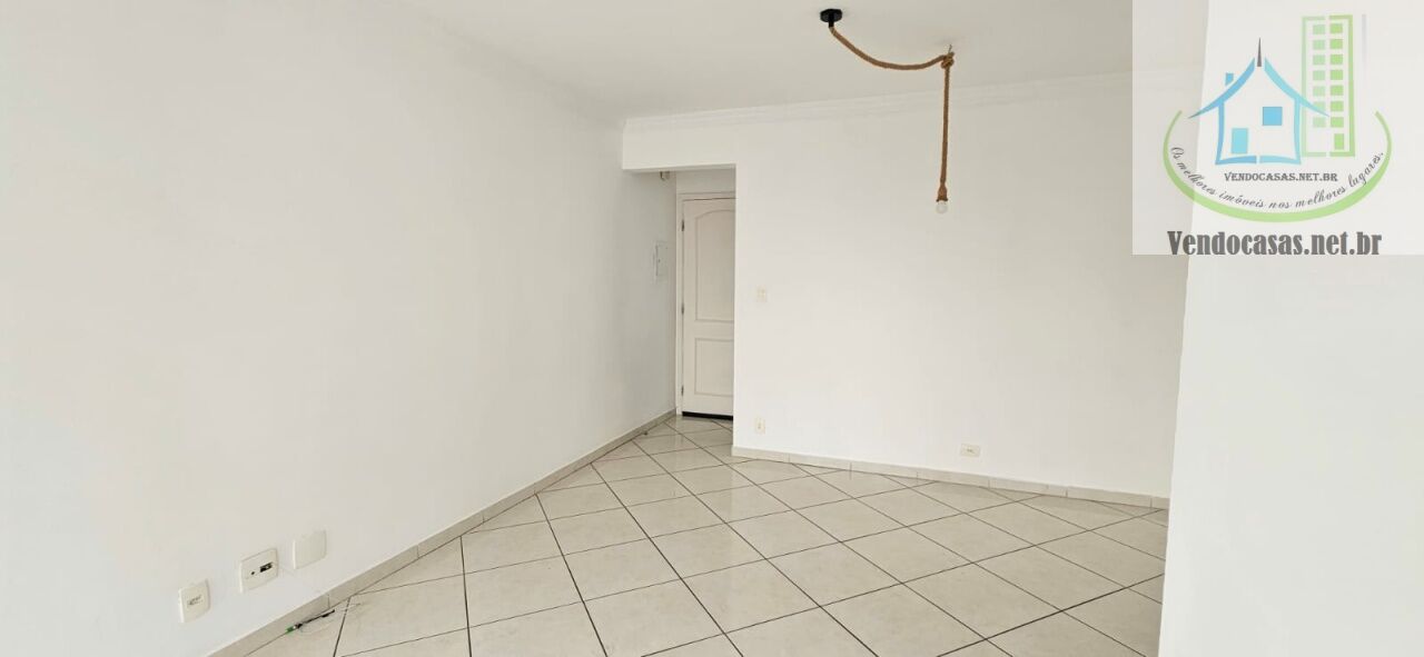 Apartamento à venda com 3 quartos, 80m² - Foto 2