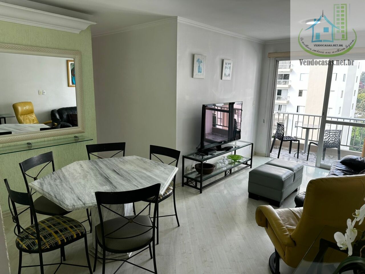 Apartamento à venda com 3 quartos, 80m² - Foto 1
