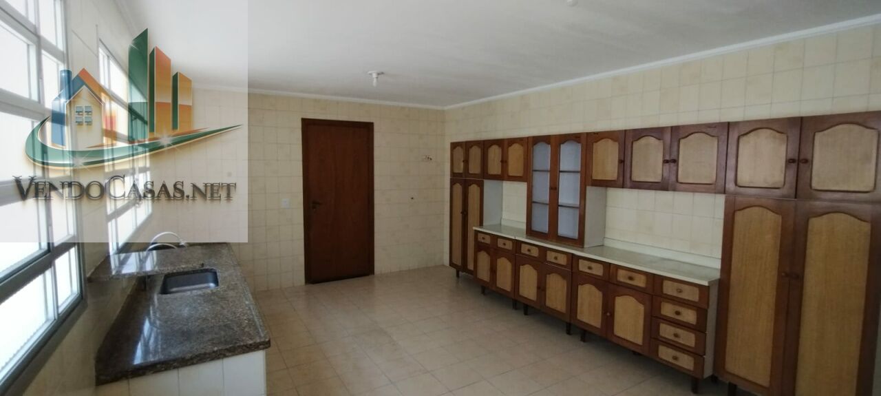 Casa, 4 quartos, 190 m² - Foto 2