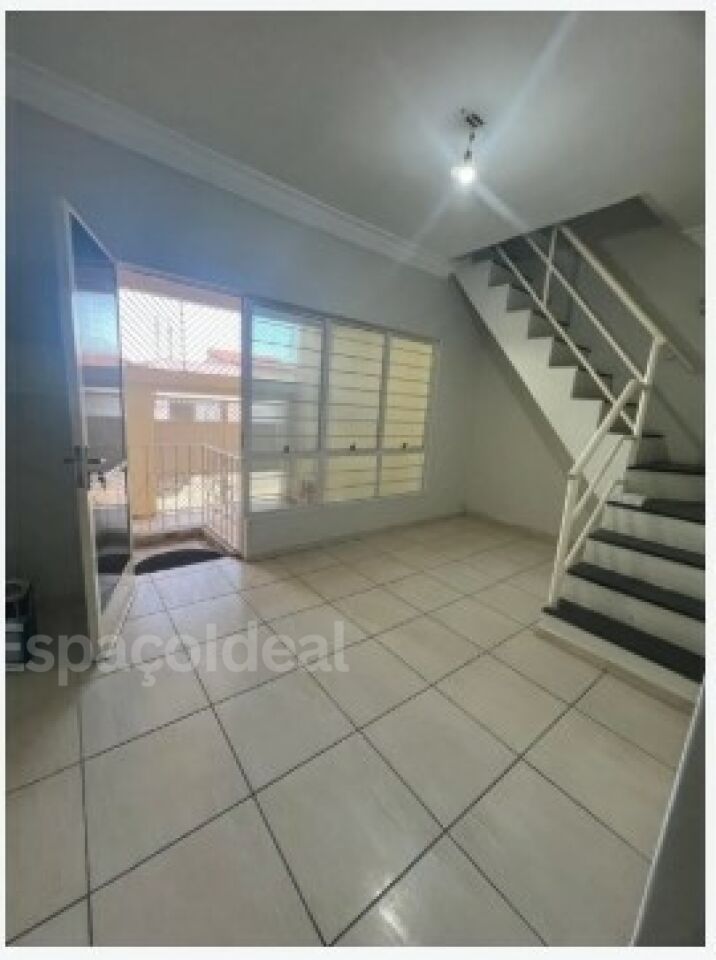Casa, 3 quartos, 215 m² - Foto 2
