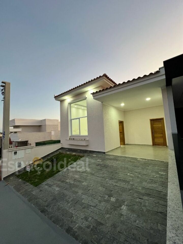 Casa, 3 quartos, 121 m² - Foto 1